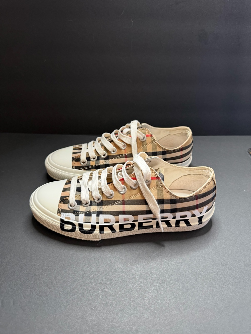 Burberry Logo Print Vintage Check Sneakers EU 38/US 7.5 Worn Once Womens - Picture 1 of 11